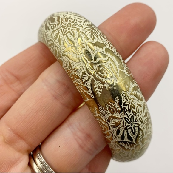Gold tone white enamel rose botanical embossed chunky bangle bracelet - Picture 8 of 10